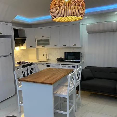 Ekin With Pool In Hisaroenu,oeluedeniz וילה